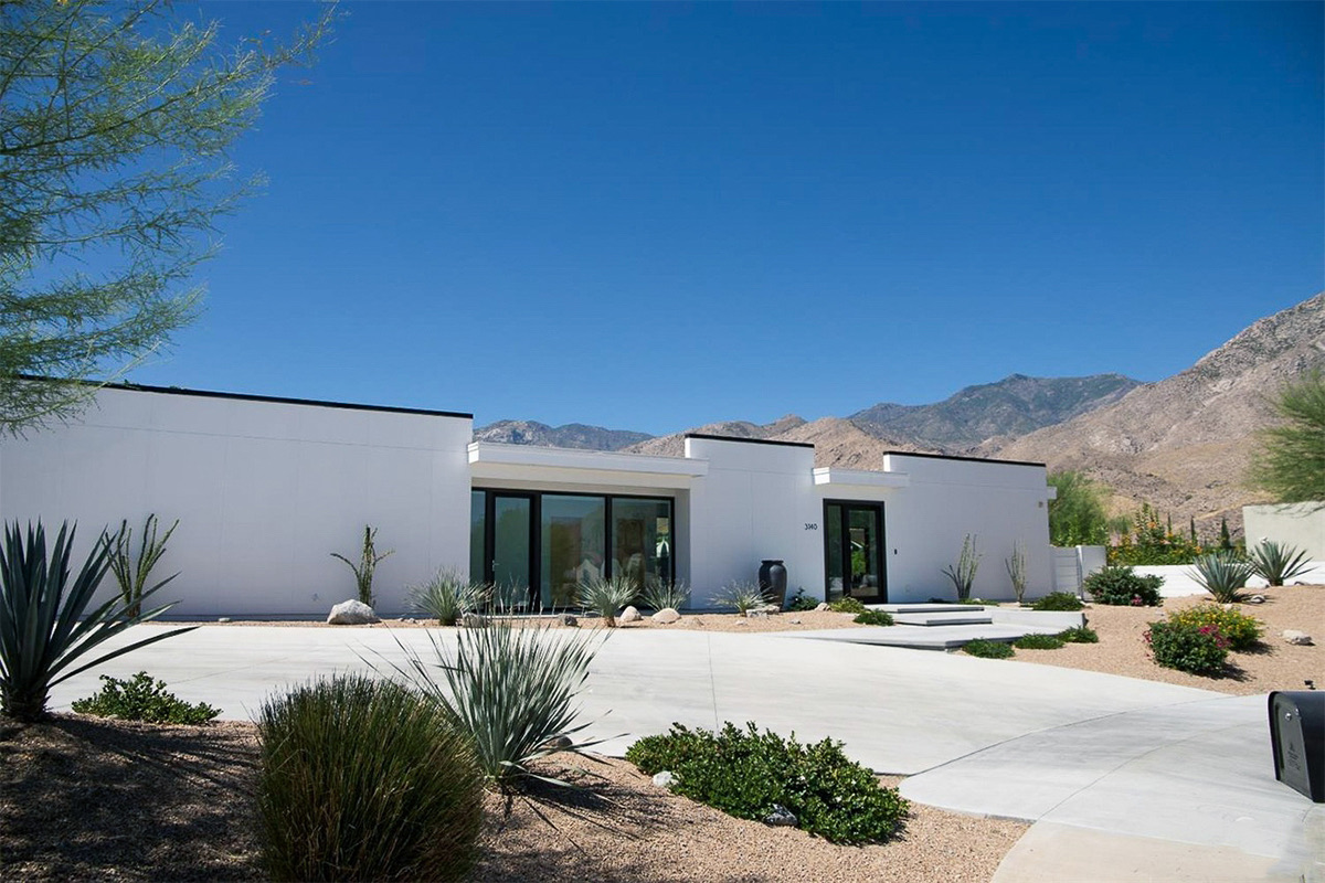 The 180 House, a completed Lindal home on its Palm Springs site